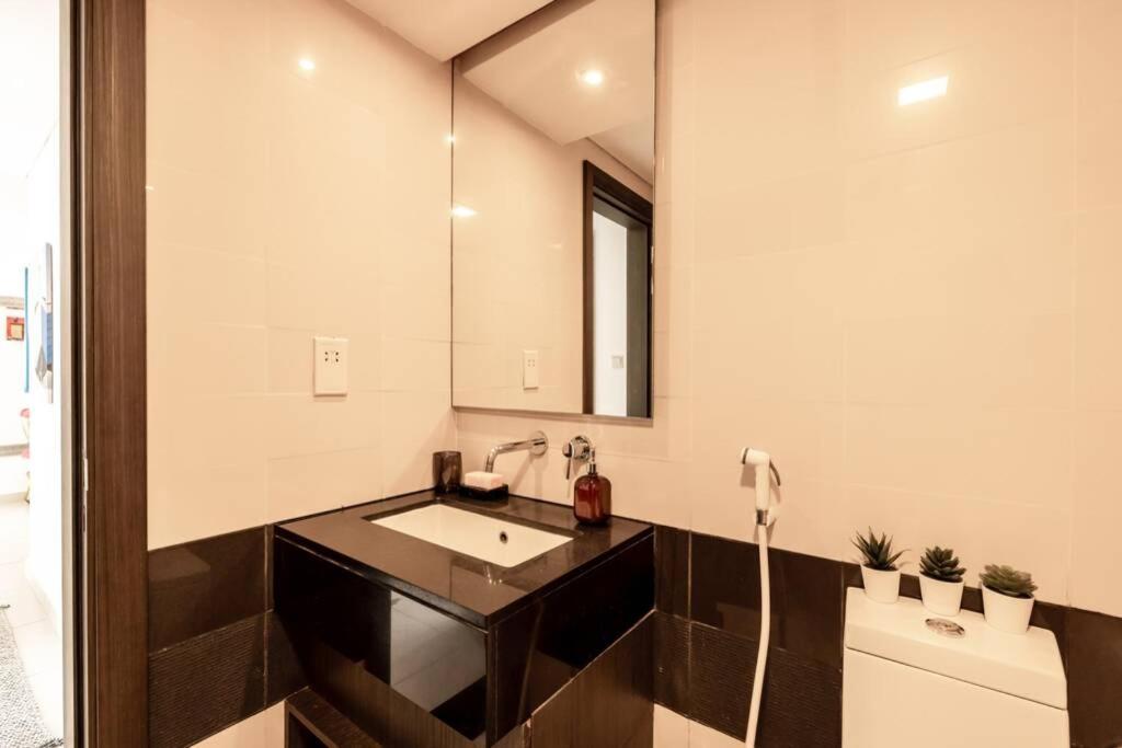 Xanadubai Loft Tower - Your Home Away From Home In Downtown Dubai! Exteriör bild